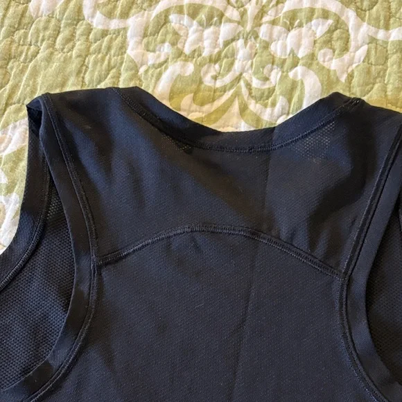 Lululemon Set of Three Sleeveless Tops - Black, White, and Pink Size XS - Picture 5 of 13